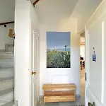 Bright Spacious 3 Bed بيت للعطل