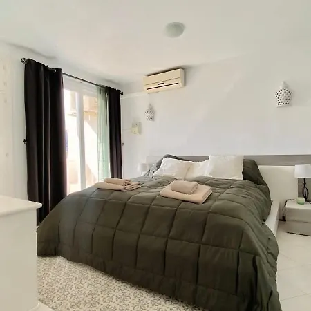بيت للعطل Bright Spacious 3 Bed *