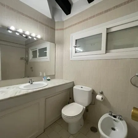 بيت للعطل Bright Spacious 3 Bed *